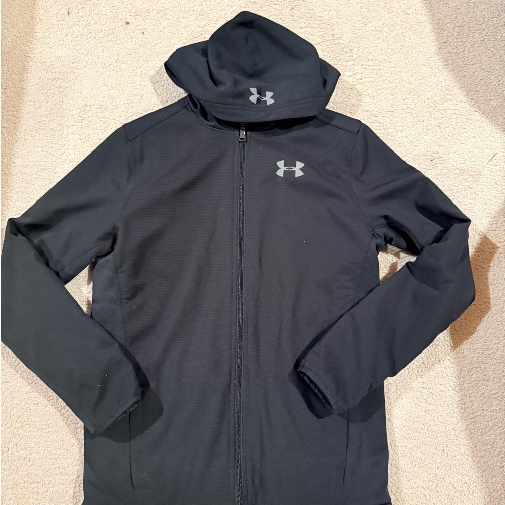Under Armour Youth XL Black Performance Jacket. 20” pit to pit
27” long